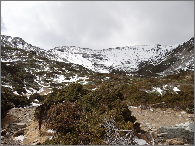 2012-03-06 10-13-45雪山圈谷.JPG